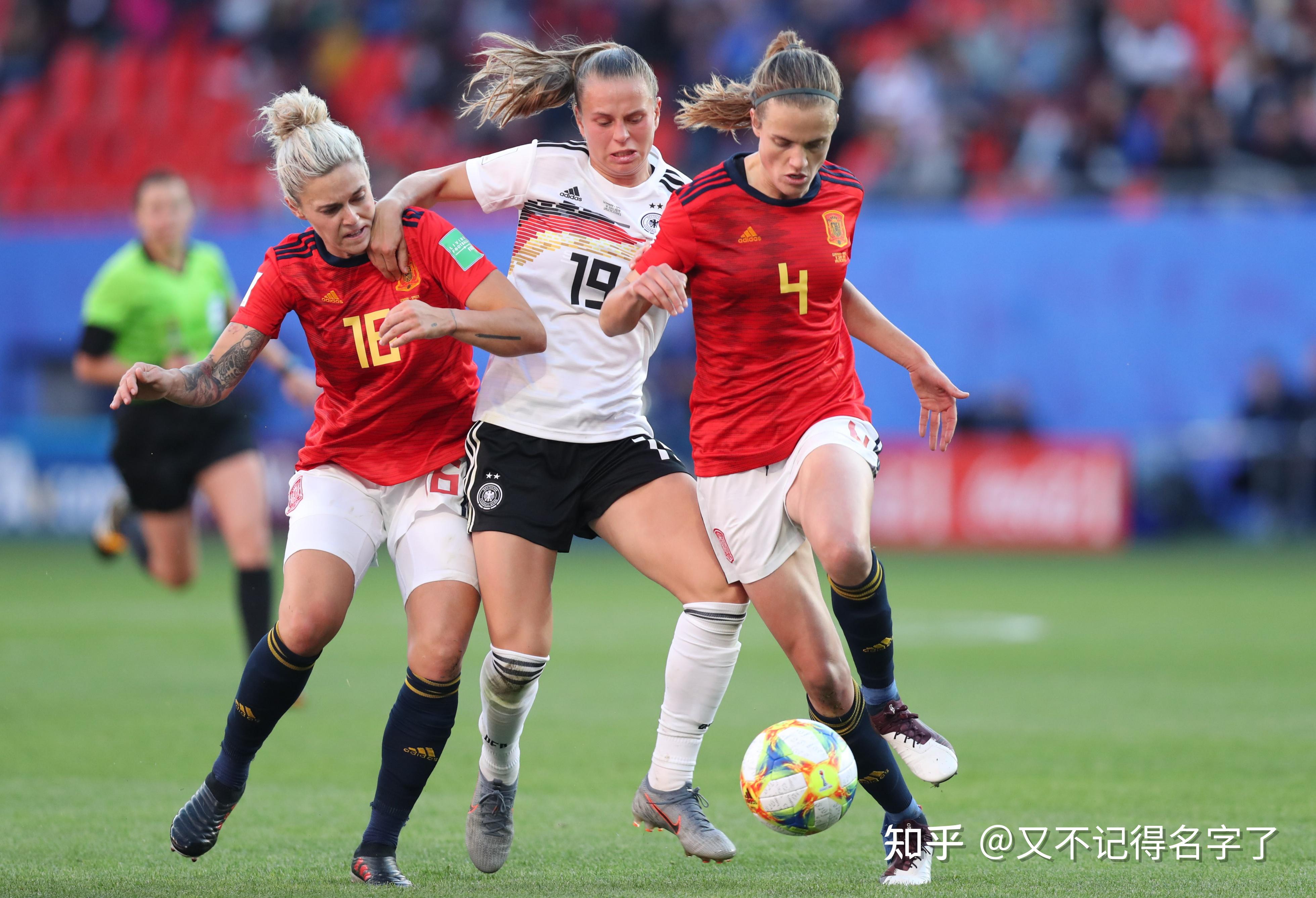 加拿大女足击败阿根廷，实现小组第一
