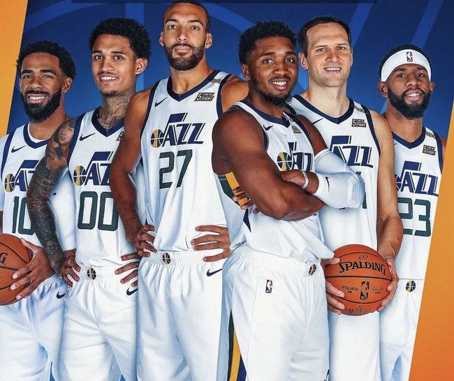 世俱杯2025-篮网双星砍下高分,率队晋级下一轮的简单介绍