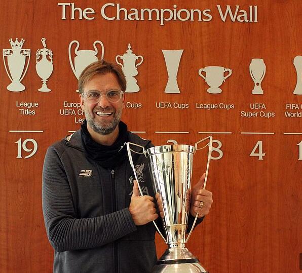 阿莱克斯·弗格森转战英超,曼联领先优势扩大 阿莱克斯·弗格森转战英超,曼联领先优势扩大