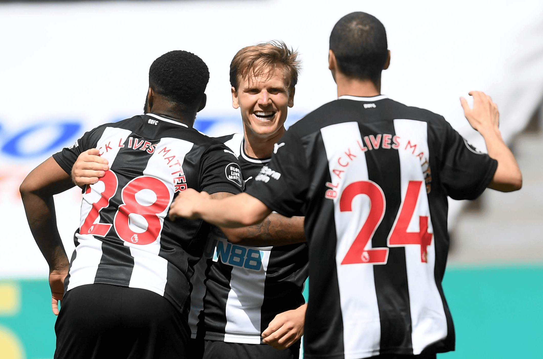 世俱杯-弗赖堡队主场迎来惊险胜利,积分排名急速攀升