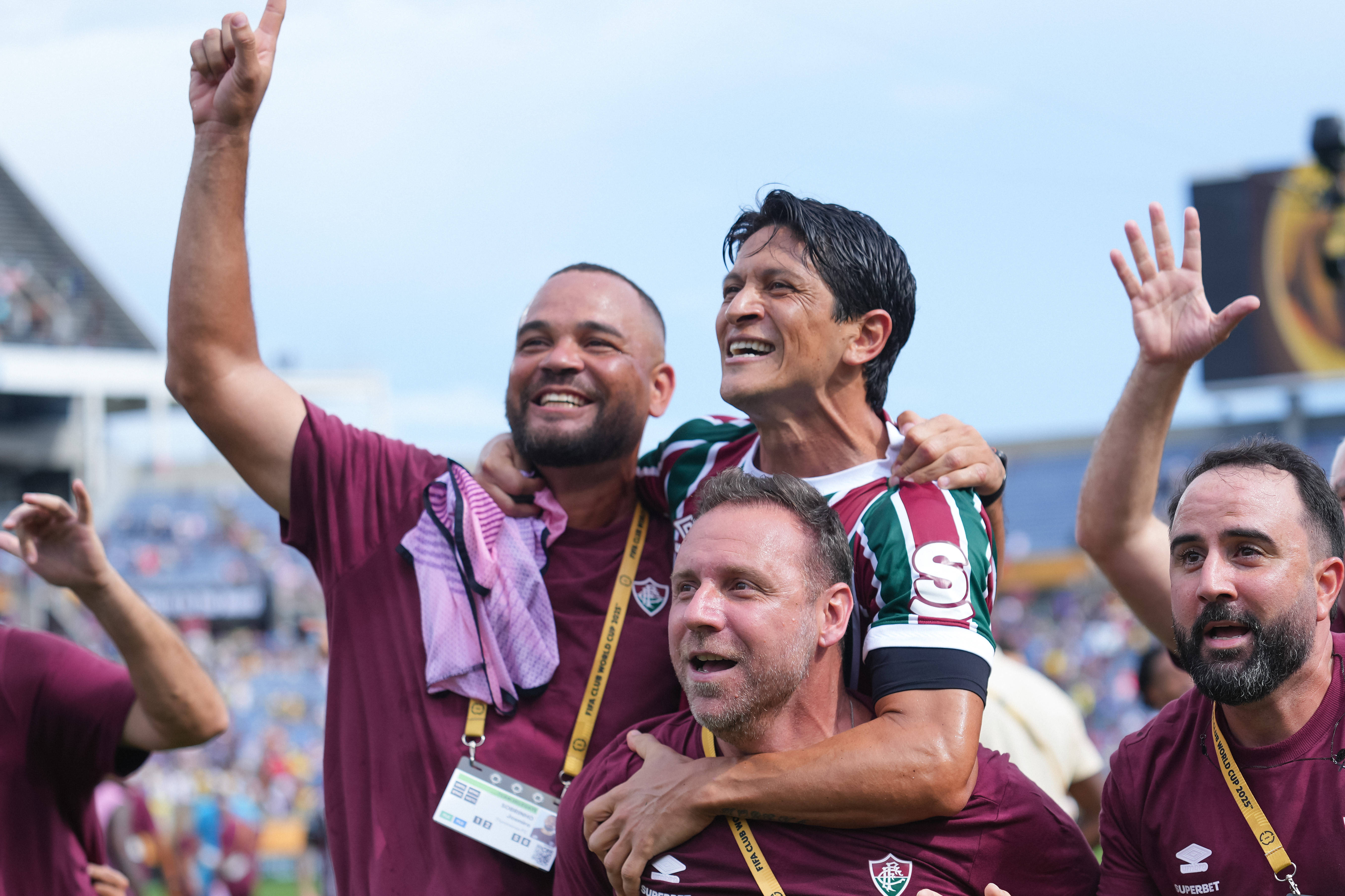 世俱杯官网-国际足球比赛场上球员体能不逊色的简单介绍