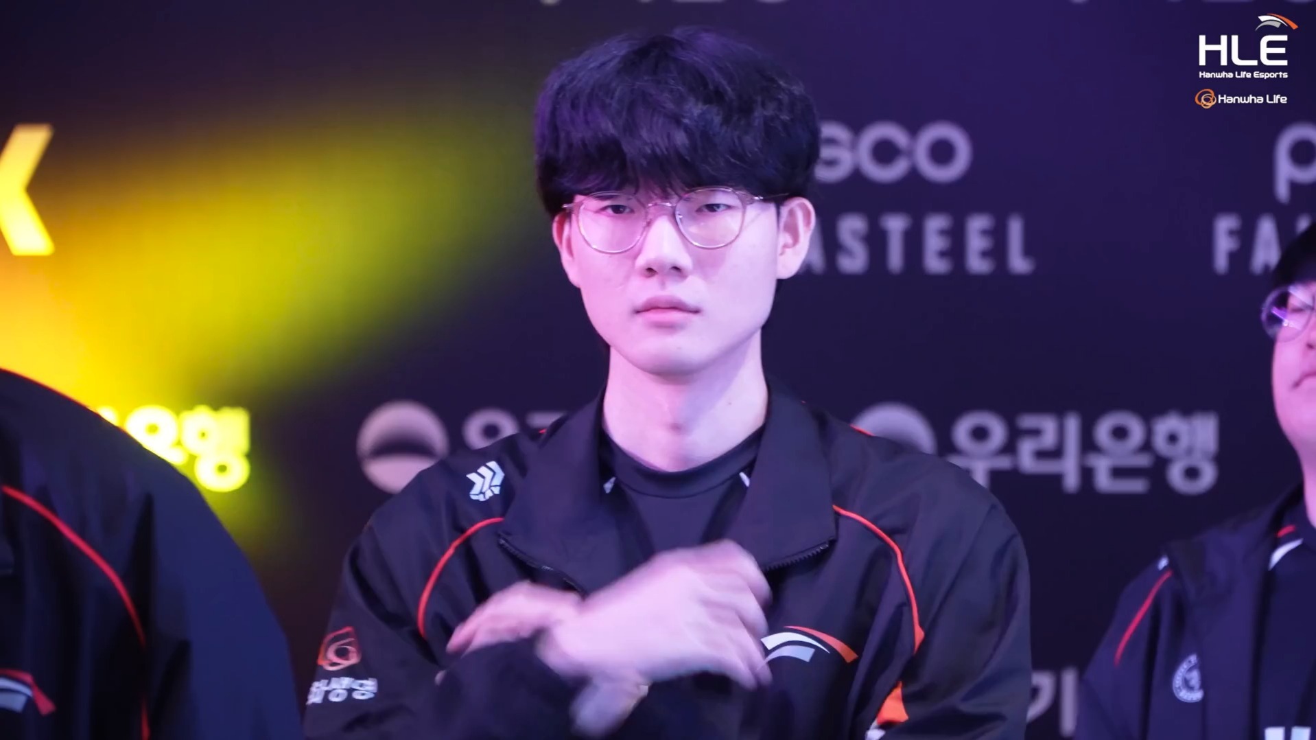 HLE险胜T1,Ruler开启传奇时刻峡谷大战入围赛,引爆全场热议的简单介绍 HLE险胜T1,Ruler开启传奇时刻峡谷大战入围赛,引爆全场热议的简单介绍