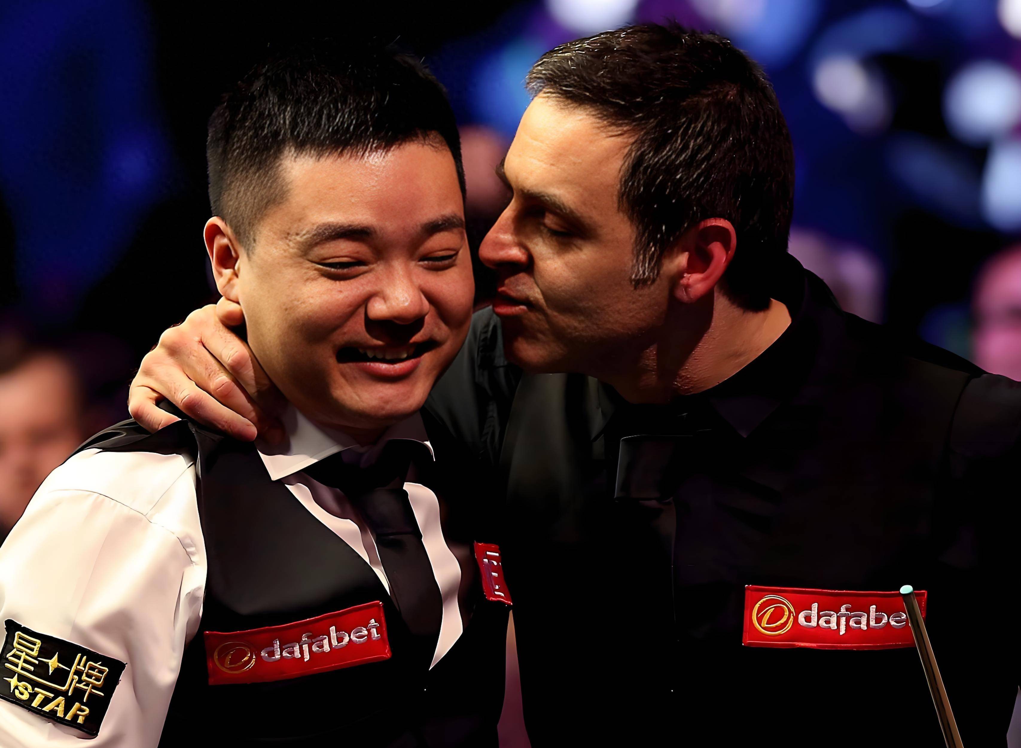 世俱杯2025-DFM翻盘HKA,JackeyLove操刀奇招英雄翻盘宿敌对决2025世界赛,锁定晋级资格