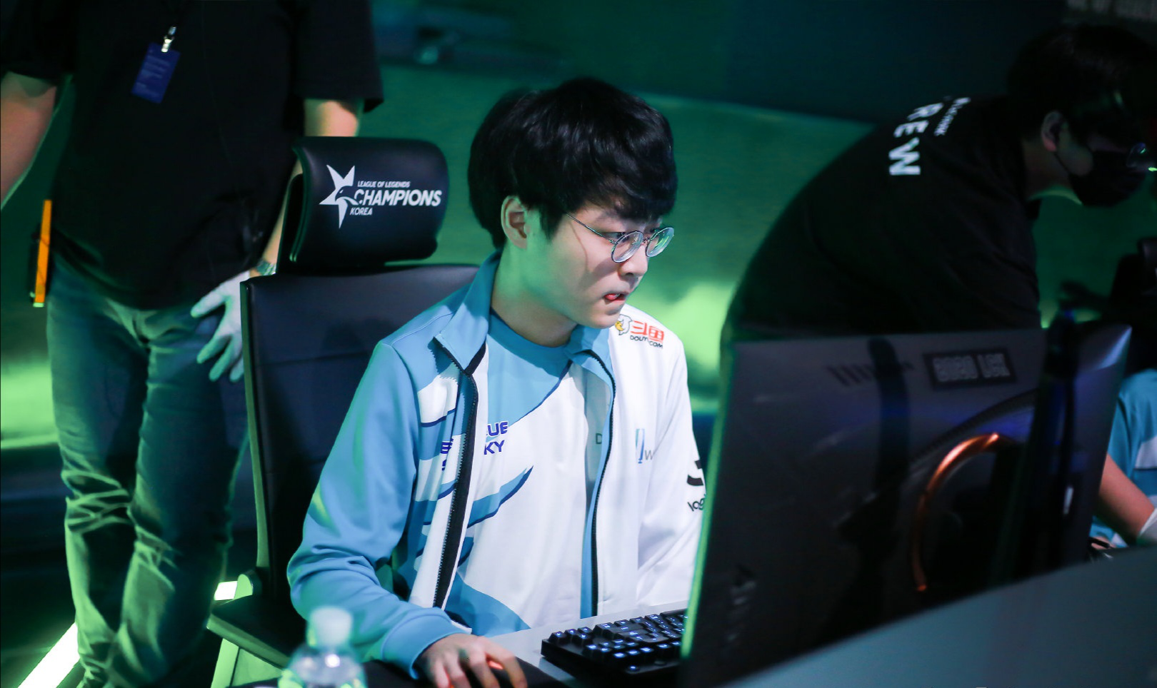 DRX鏖战TSM,ShowMaker线上压制力十足顶尖较量入围赛,留下经典瞬间 DRX鏖战TSM,ShowMaker线上压制力十足顶尖较量入围赛,留下经典瞬间