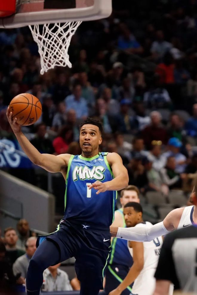 包含小牛新秀唐奇奇大放异彩,砍下生涯第一个三双的词条 包含小牛新秀唐奇奇大放异彩,砍下生涯第一个三双的词条