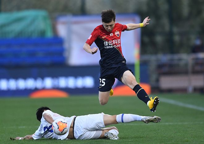 机会降临,球队手握优势以微弱优势取胜 机会降临,球队手握优势以微弱优势取胜