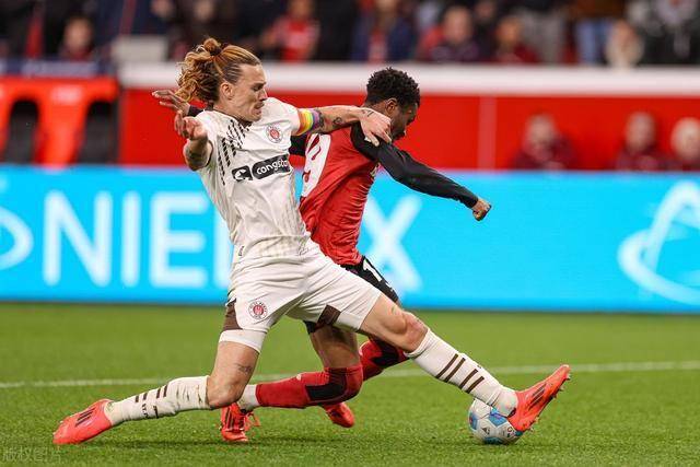 奥格斯堡成功翻盘,逆转战胜对手 奥格斯堡成功翻盘,逆转战胜对手