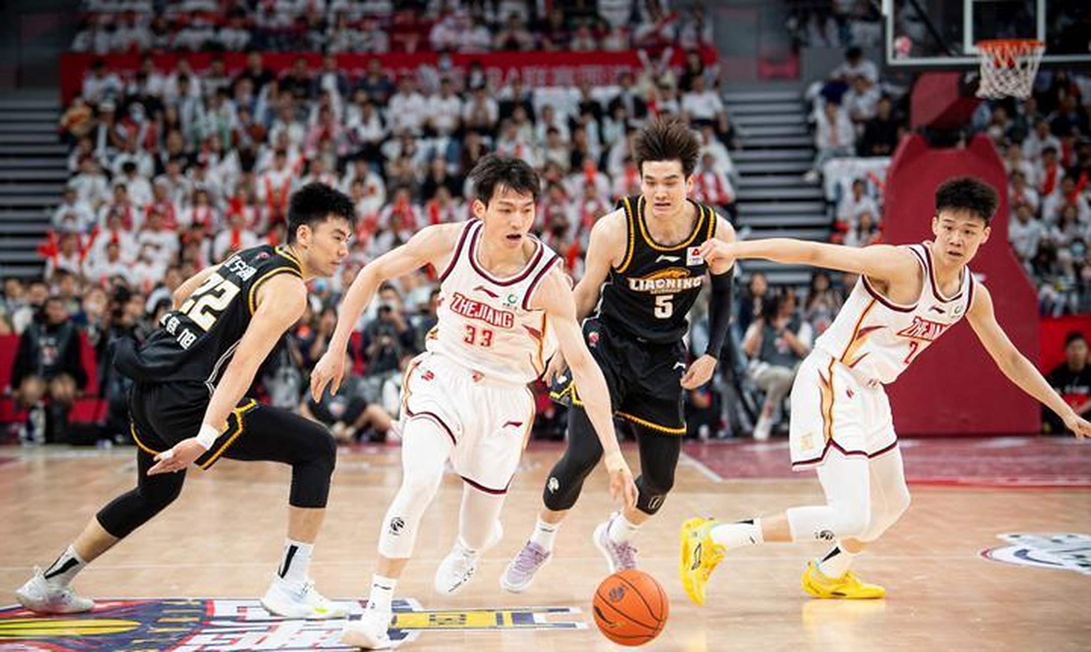 世俱杯决赛-中国篮球职业联赛展开新一轮比拼