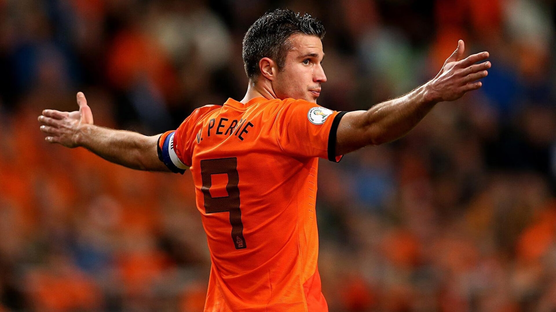 世俱杯参赛资格-足球宇宙的奇妙共振，当德国战车碾过峡湾，东方彗星照亮伊比利亚