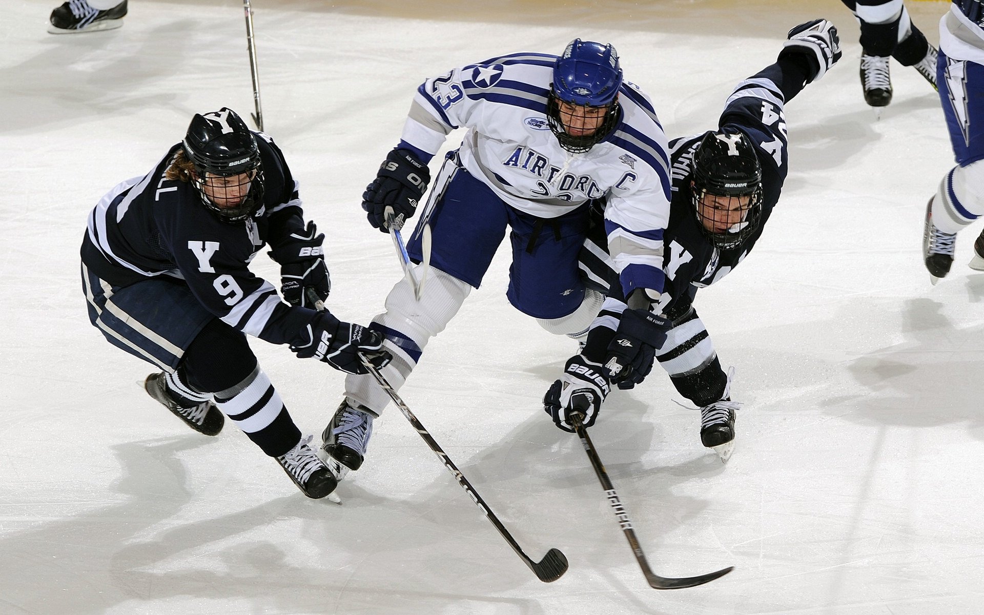 逆浪孤舟，法国队碾压之势下，许昕以肩为桥扛起全队