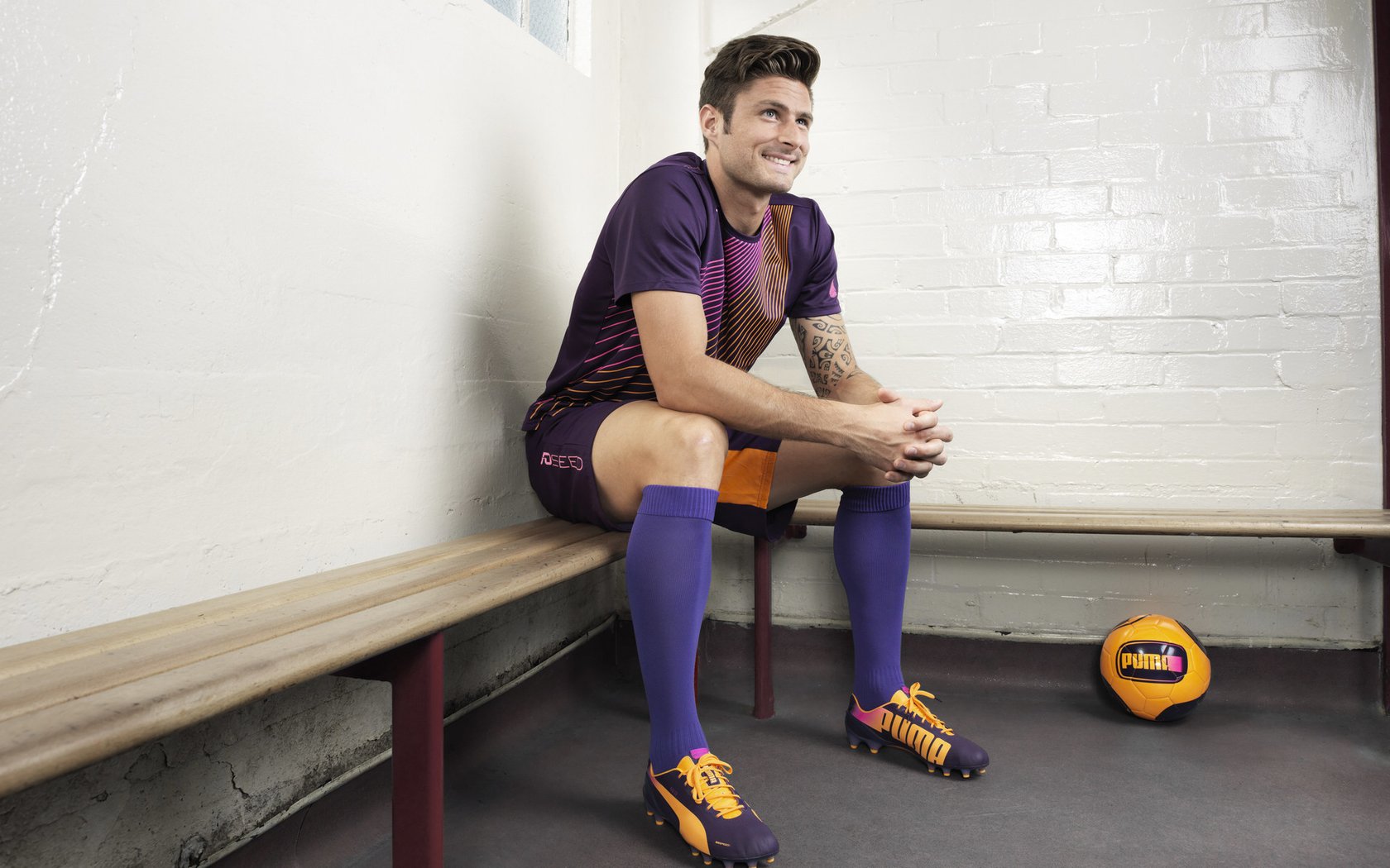 世俱杯时间-疾速追赶者的逆袭，看周冠宇如何扛起车队实现惊天逆转