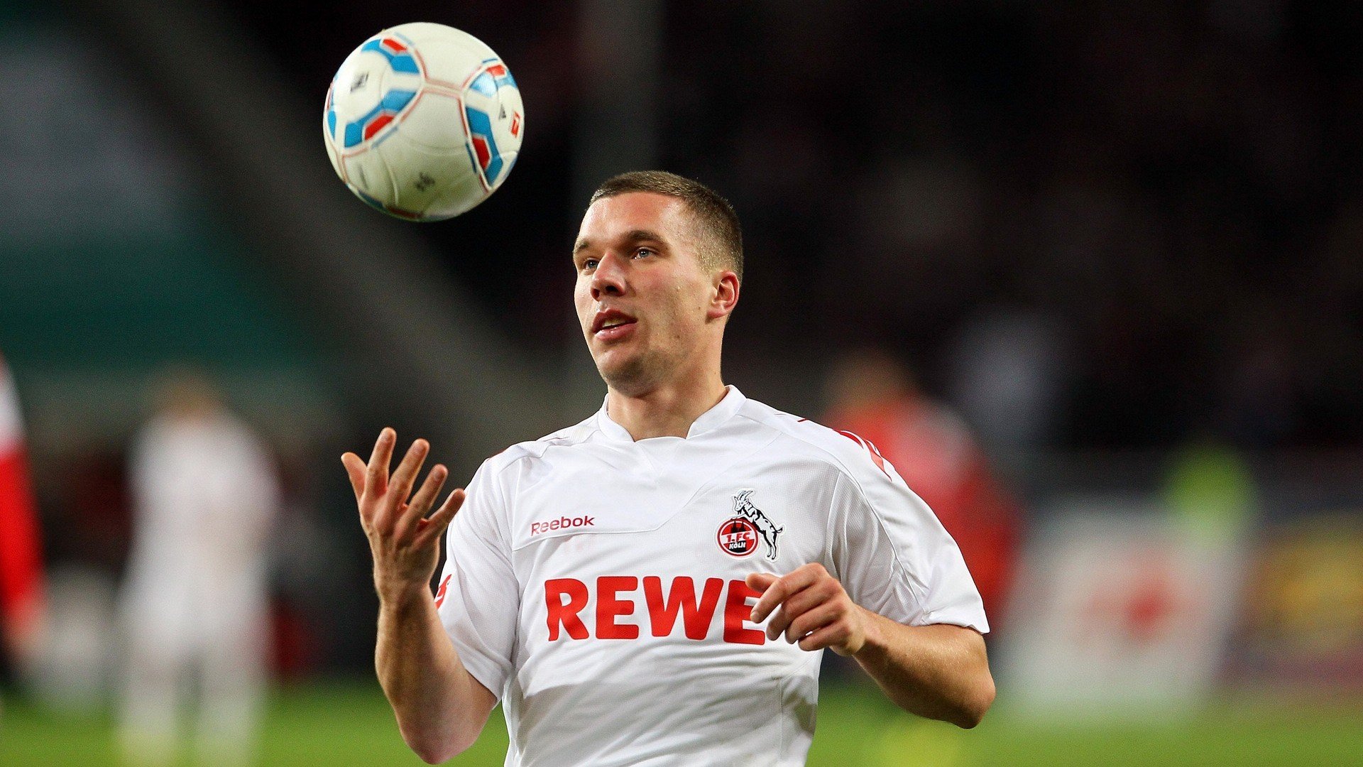 赛道狂飙与维修区暗流，当法拉利碾压哈斯，拉塞尔的神勇何以孤独？