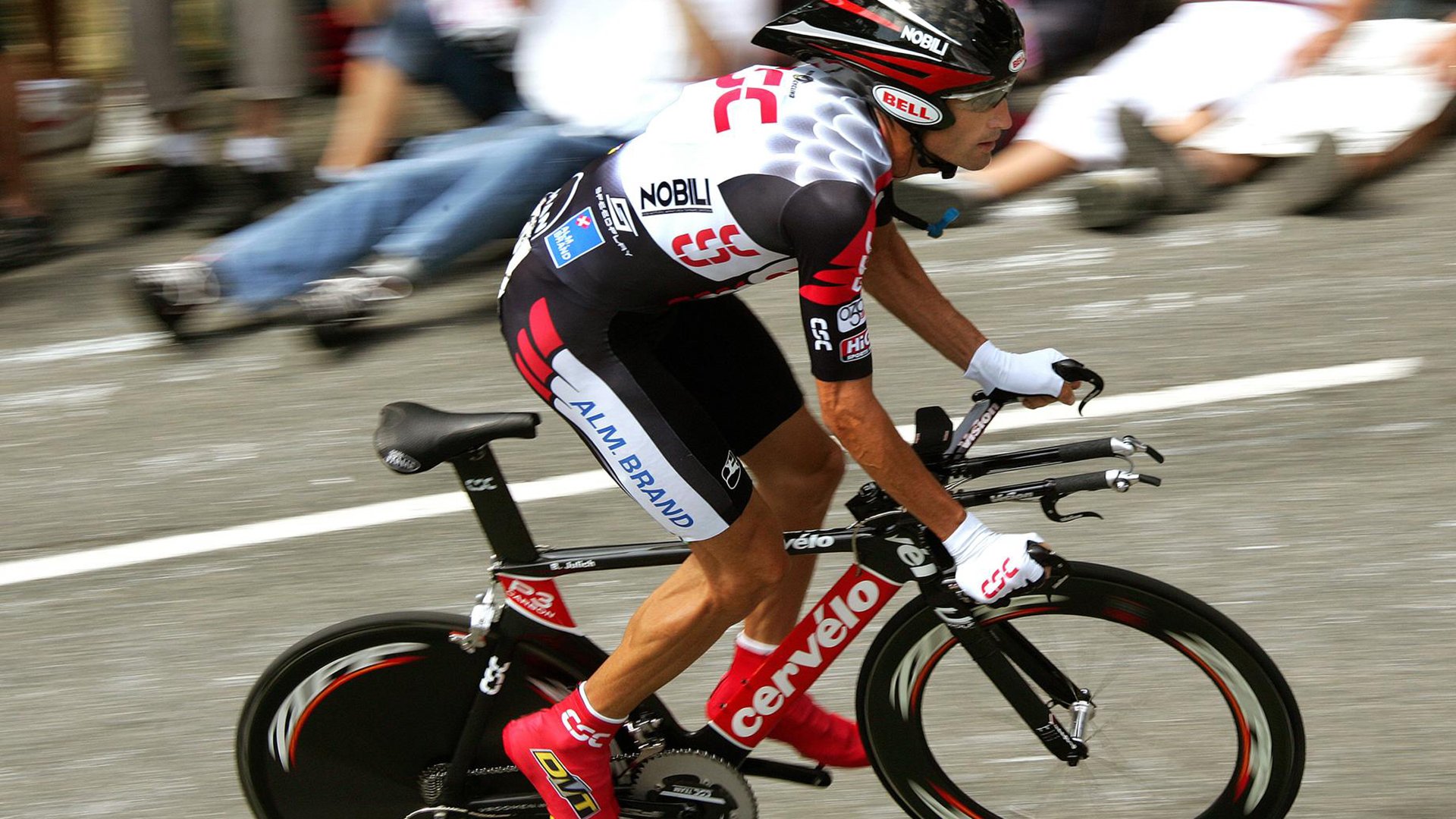 世俱杯-足球之夜，安菲尔德的绝境逢生与南美之巅的历史改写