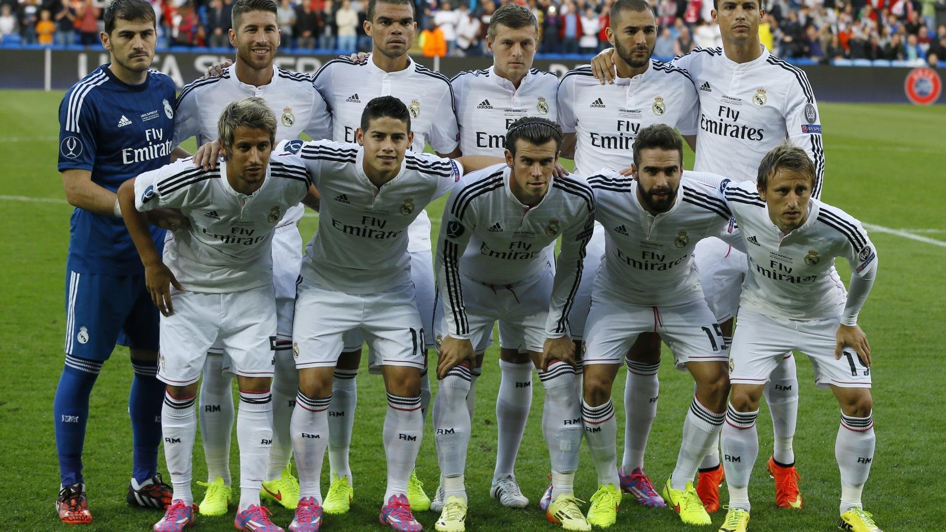 双雄对决与时空交错,雄鹿完胜广东背后的浓眉哥纪录之夜